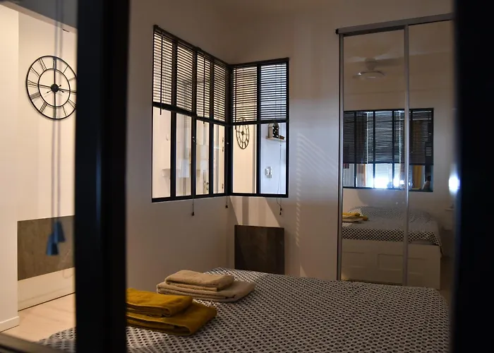 Le Yellow Corner Voironnais * Вуарон