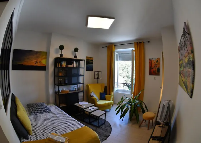 Le Yellow Corner Voironnais 아파트