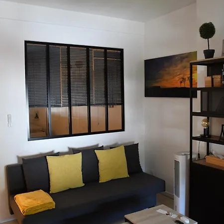 Le Yellow Corner Voironnais Apartment *