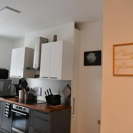 Le Yellow Corner Voironnais Appartement *